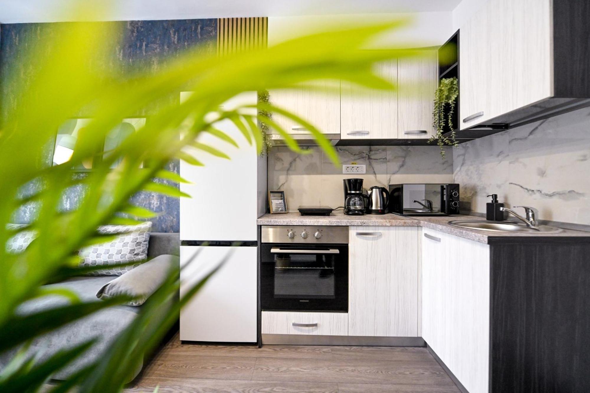 Old Town Charm - Modern & Comfortable Accommodation In The Heart Of The City Bukarest Exteriör bild