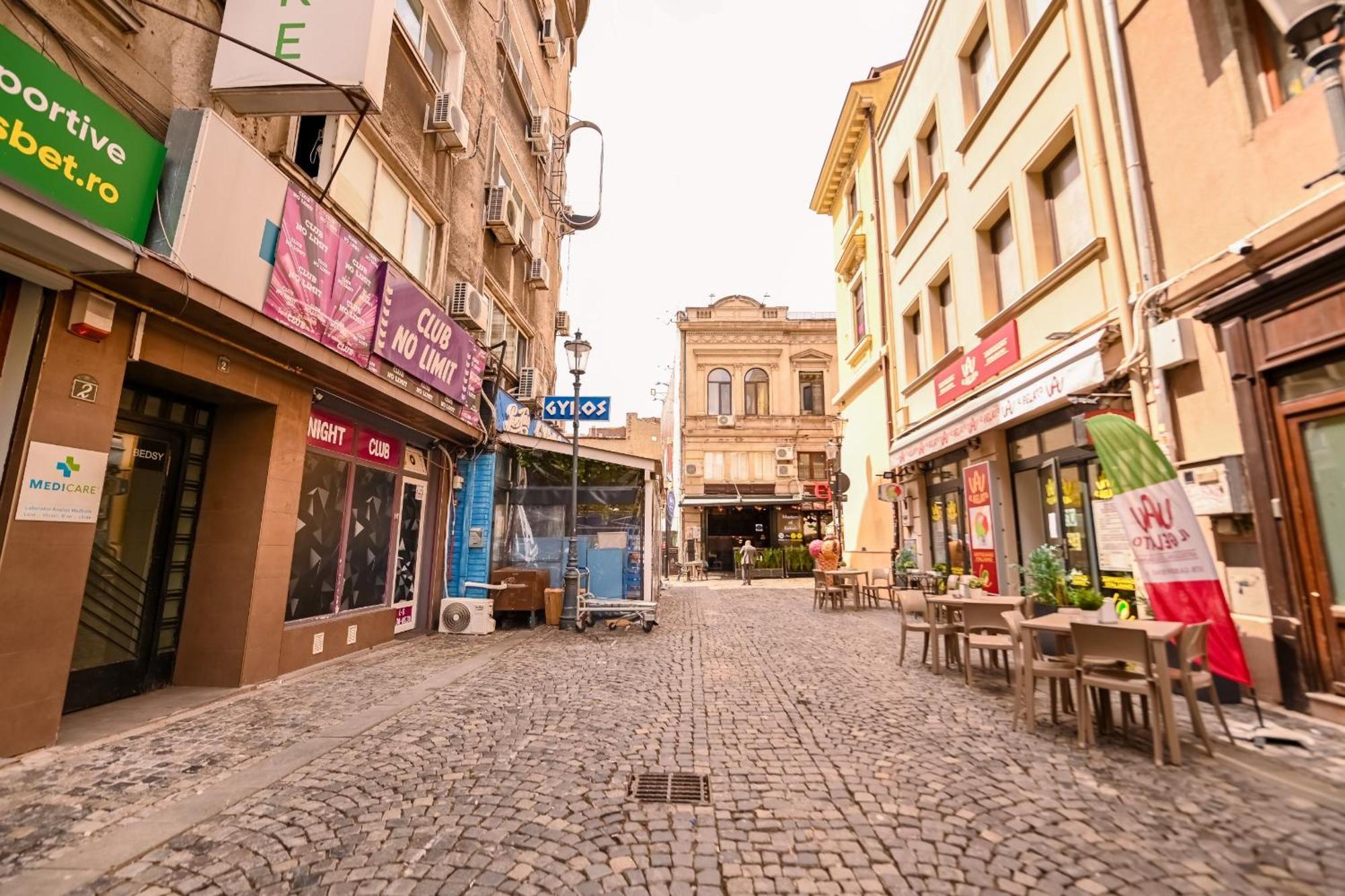 Old Town Charm - Modern & Comfortable Accommodation In The Heart Of The City Bukarest Exteriör bild