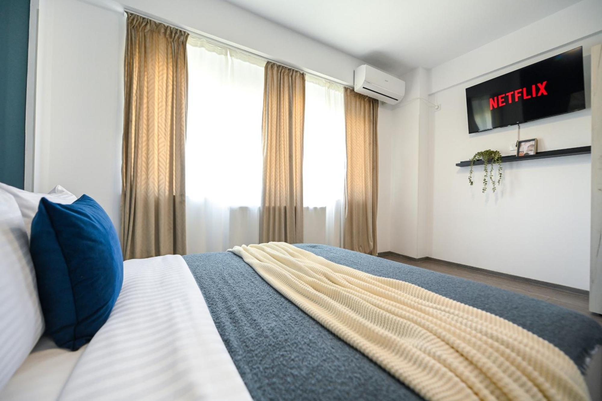 Old Town Charm - Modern & Comfortable Accommodation In The Heart Of The City Bukarest Exteriör bild