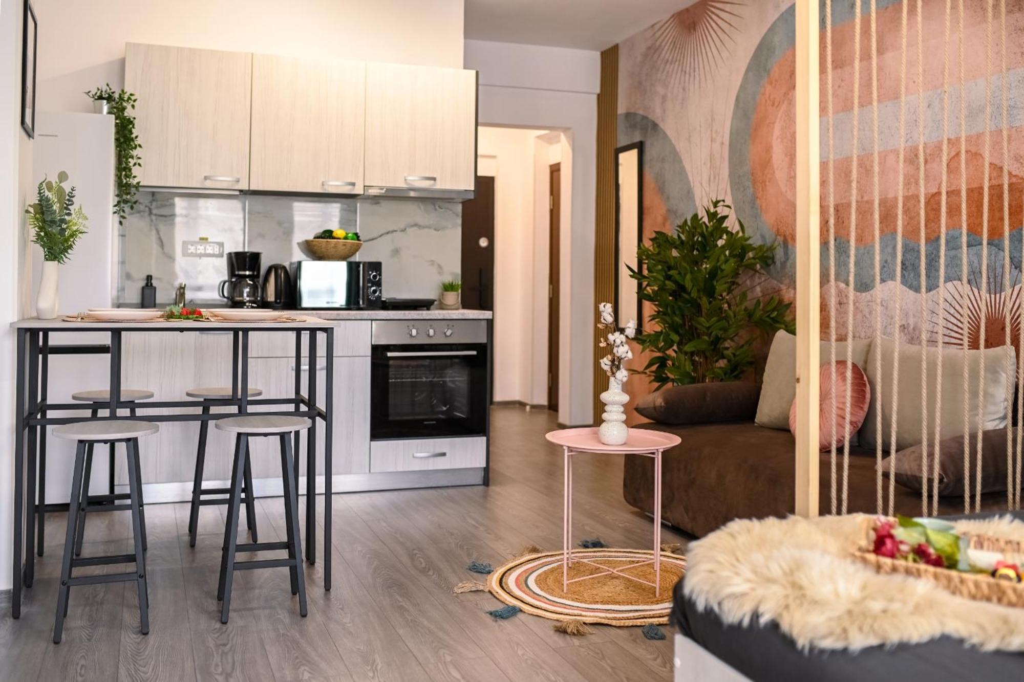 Old Town Charm - Modern & Comfortable Accommodation In The Heart Of The City Bukarest Exteriör bild